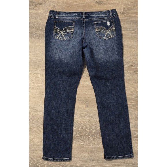 Mudd Women's Blue‎ Denim Jeans Embroidered Rear Pockets Size 17 Measured 36x29.5 - Picture 1 of 14